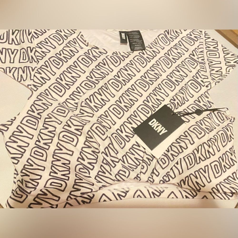 🛍️DKNY Women’s Logo soft white cropped Print Bikini swim Top , one piece XL 💥 - Picture 8 of 8